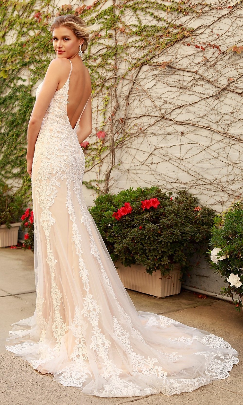  V-Neck Open Back Long White Lace Formal Evening Gown