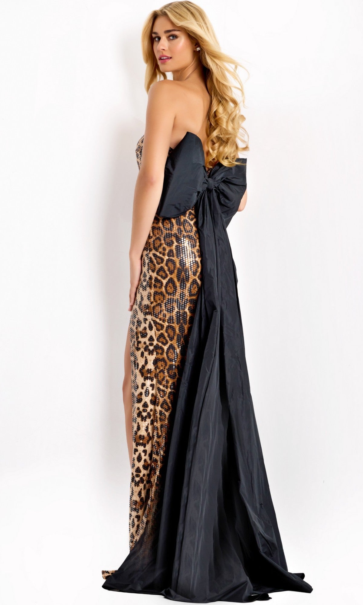 jovani black and gold dress 48480 Sweetheart Neckline, Beaded Cap Sleeves, Mermaid Silhouette Mother of the Bride Black/Gold / 00 and dance the night away in complete comfort and unshakeable confidence Jovani | Dresses | Jovani