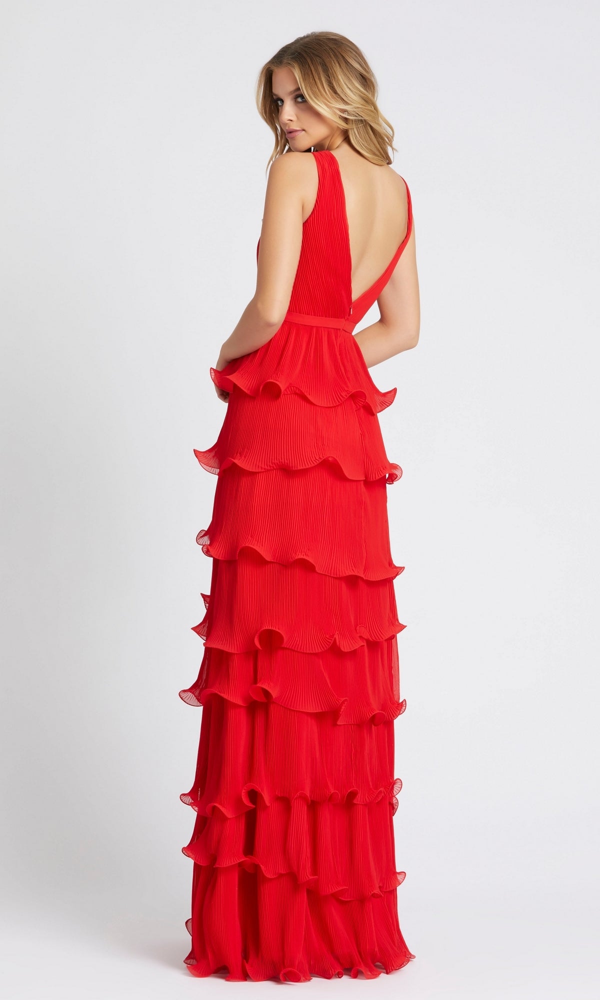 Black Sleeveless Ruffle Tiered V Neck Gown - Mac Duggal US 10 Black Sleeveless Ruffle Tiered V Neck Gown - Mac Duggal US 10