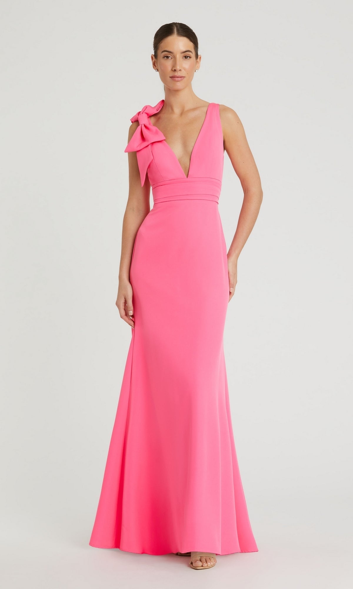 Mac Duggal - Pink Sleeveless V Neck Bow Detail Mermaid Gown - US 6 Mac Duggal - Pink Sleeveless V Neck Bow Detail Mermaid Gown - US 6