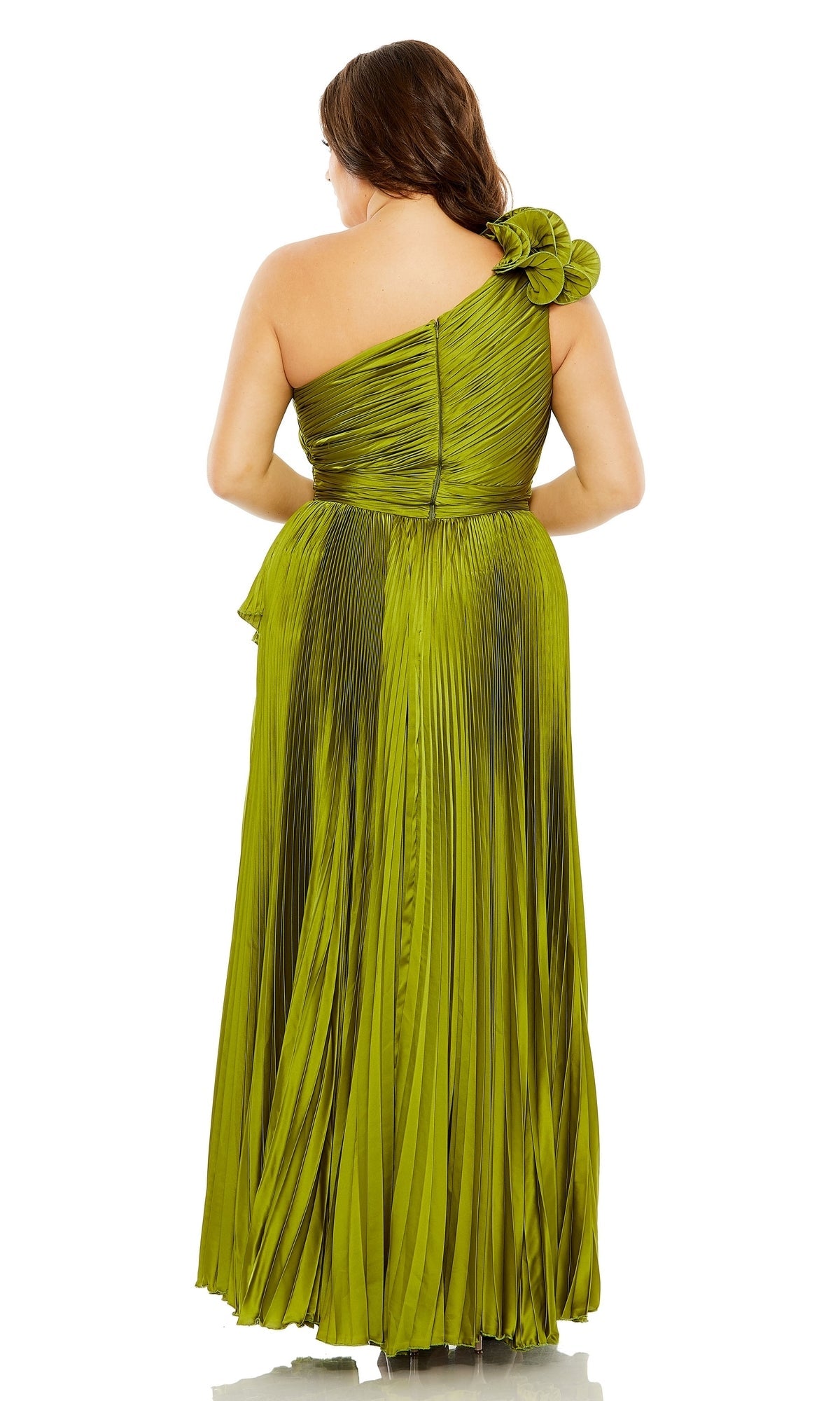 Mac Duggal Long Plus-Size Formal Dress 77003