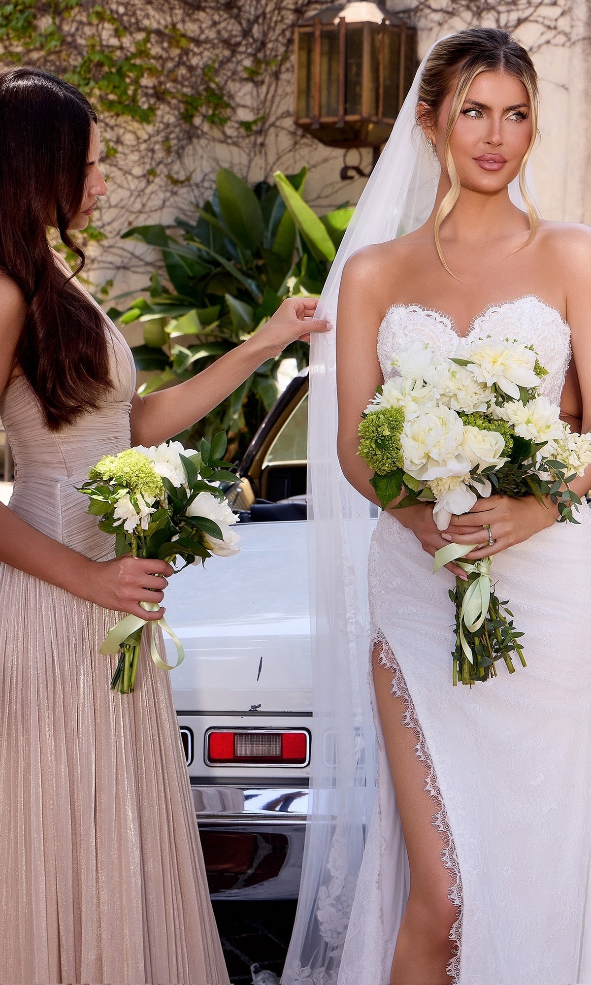 Ladivine Long Off-White Wedding Dress CDS550W