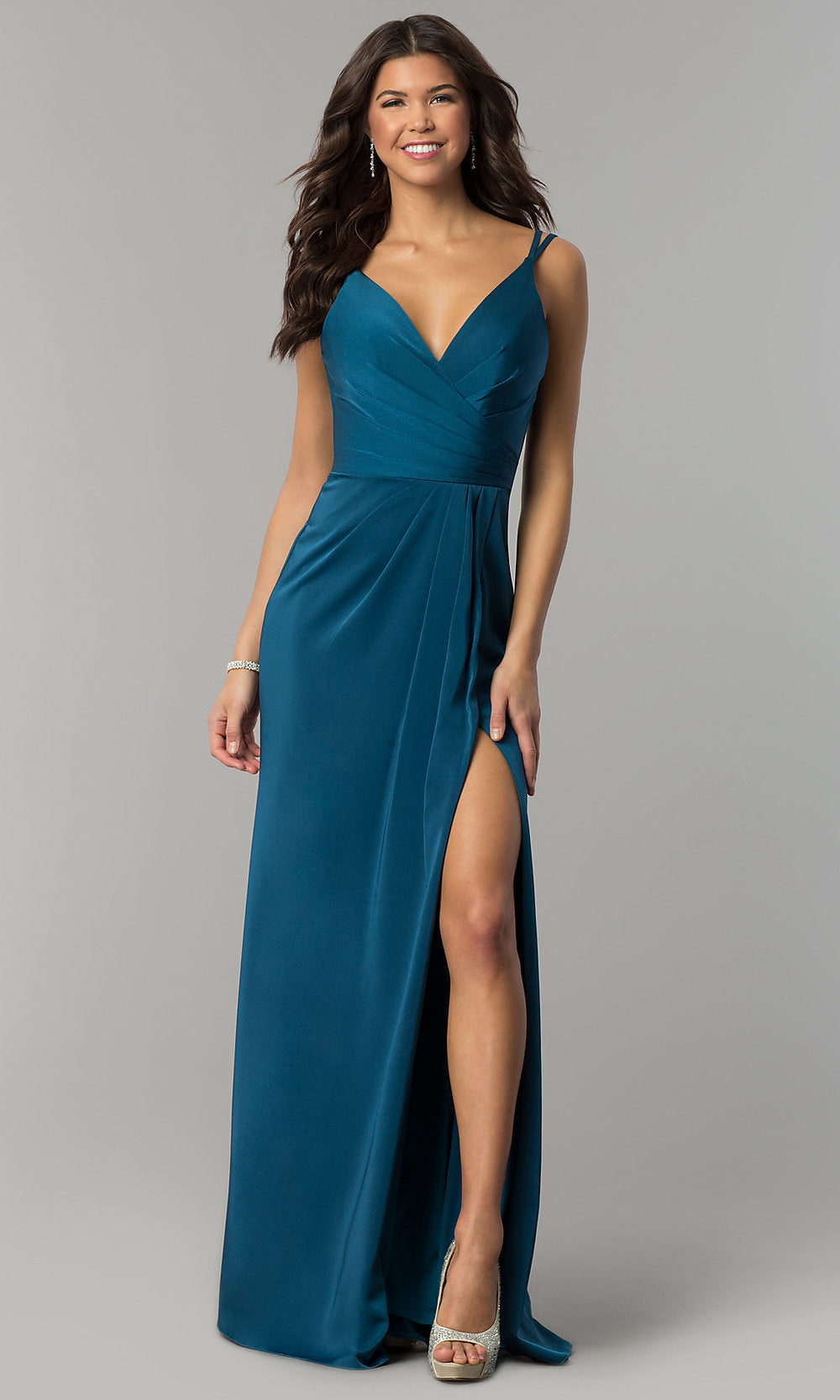 Faviana Long V-neck Prom Dress